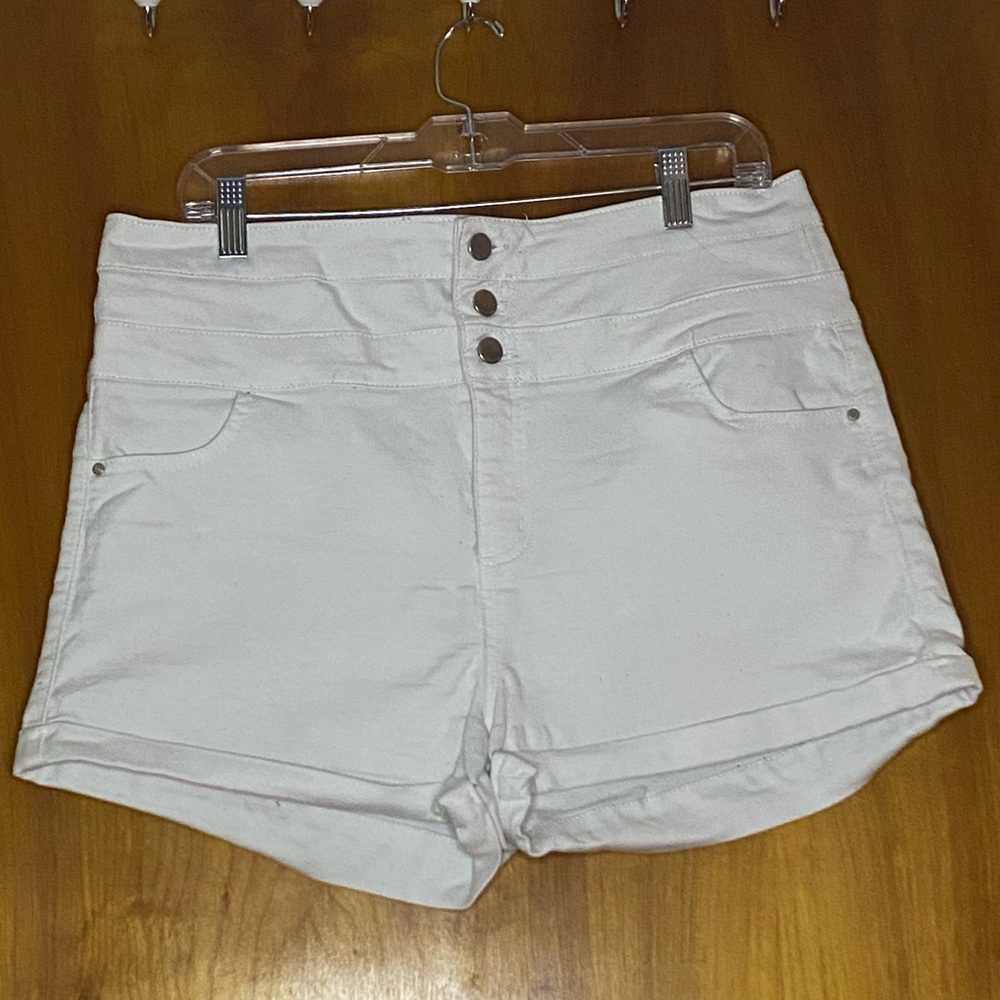 Tinseltown Size 17 3-Button Shorts